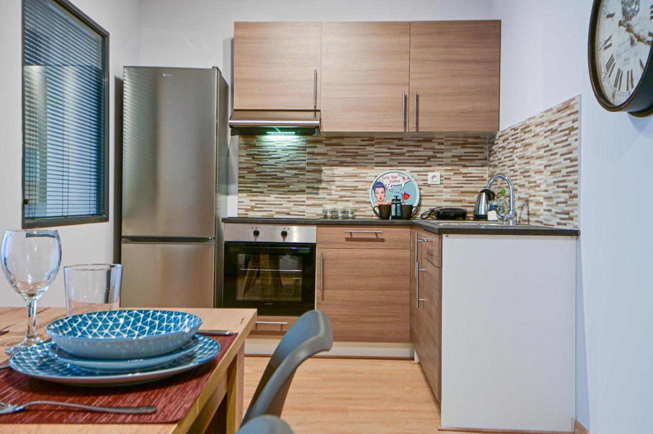 Cozy Apartment Located On The Piraeus Port Area Exterior photo